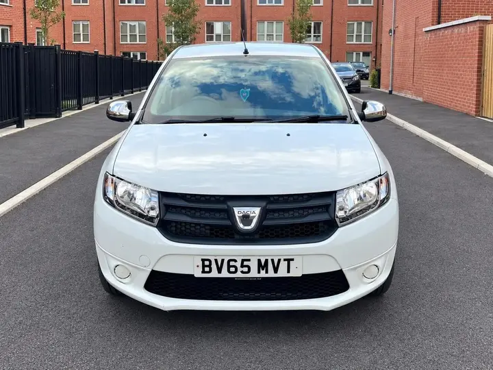 Dacia Sandero 2015 photo 2