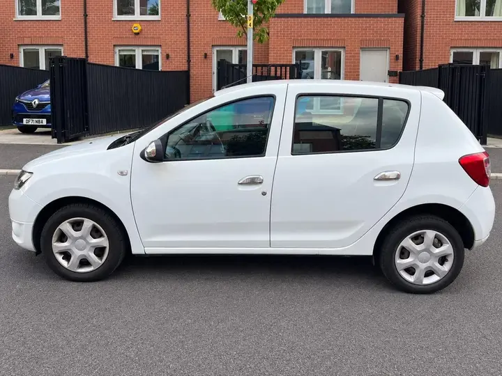 Dacia Sandero 2015 photo 4