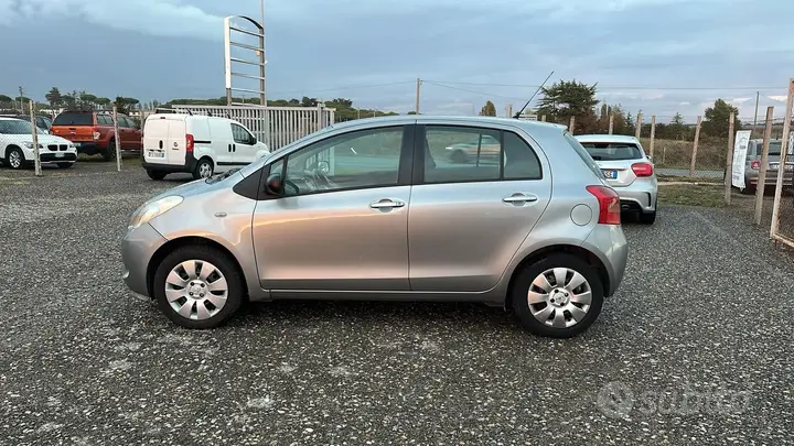 Toyota Yaris 2007 photo 2