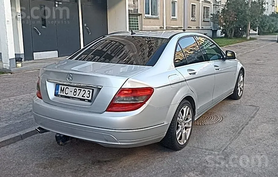 Mercedes-Benz C200