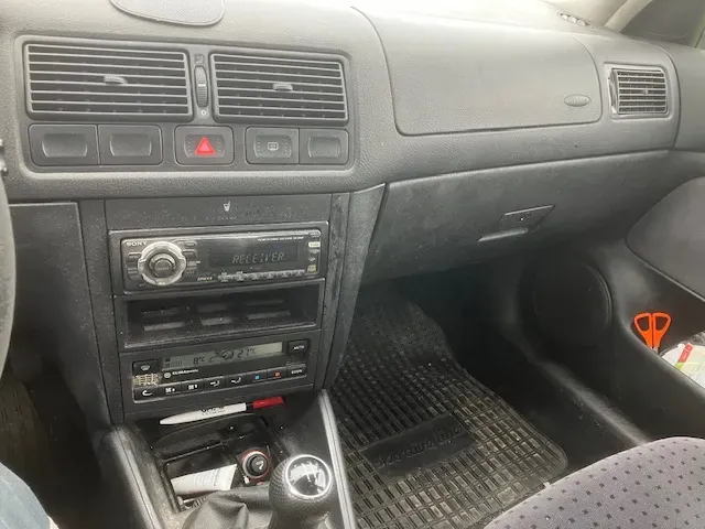 Volkswagen Golf 1999 photo 3