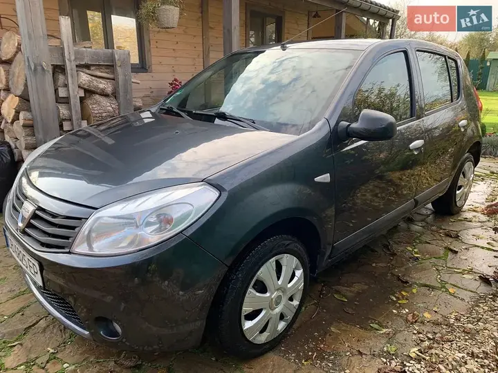Dacia Sandero 2008 photo 2