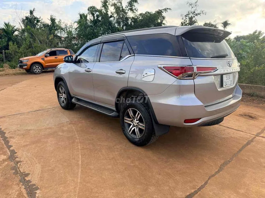 Toyota Fortuner 2017 photo 4