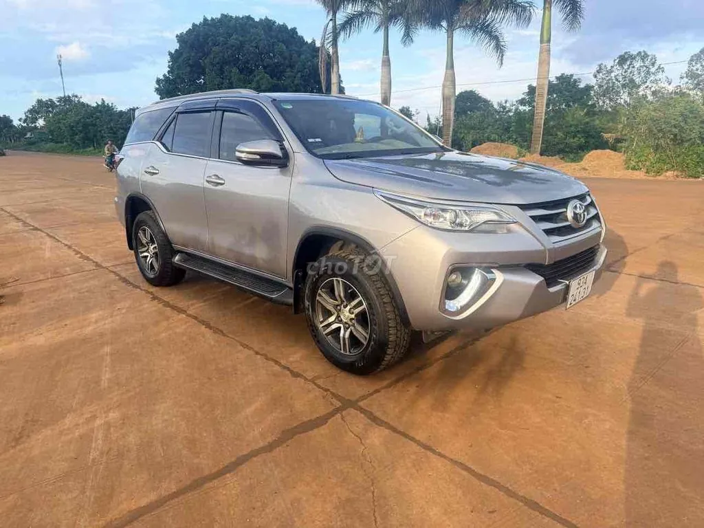 Toyota Fortuner 2017 photo 2