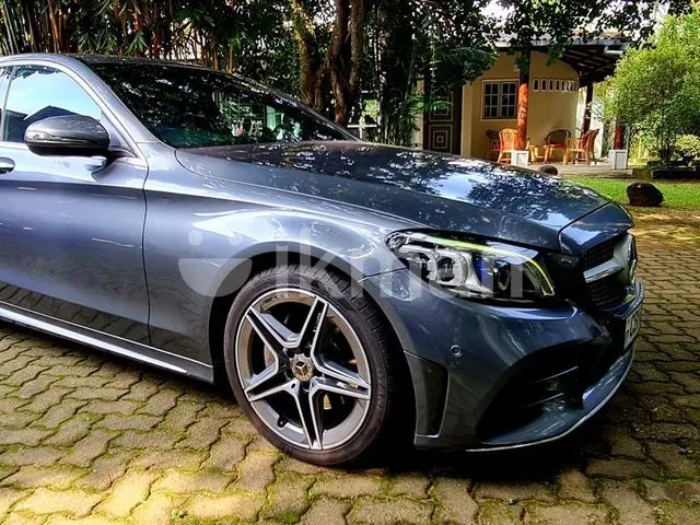 Mercedes-Benz C200