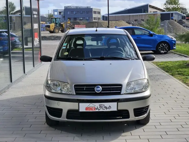 Fiat Punto 2003 photo 2