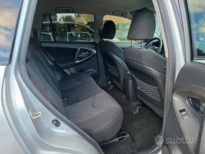 Toyota Rav4 2012 photo 5