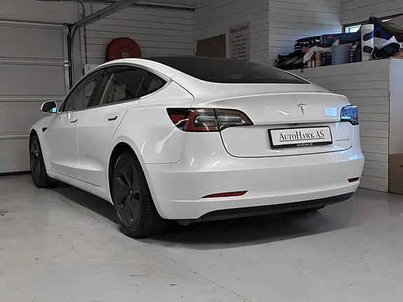 Tesla Model 3 2020 photo 3
