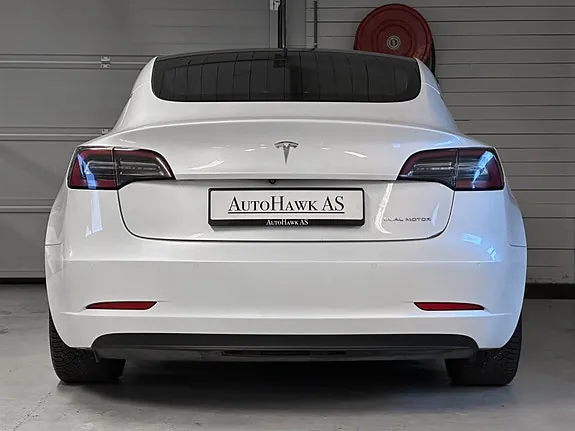 Tesla Model 3 2020 photo 4
