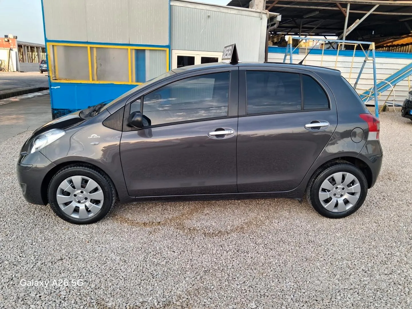 Toyota Yaris 2010 photo 2