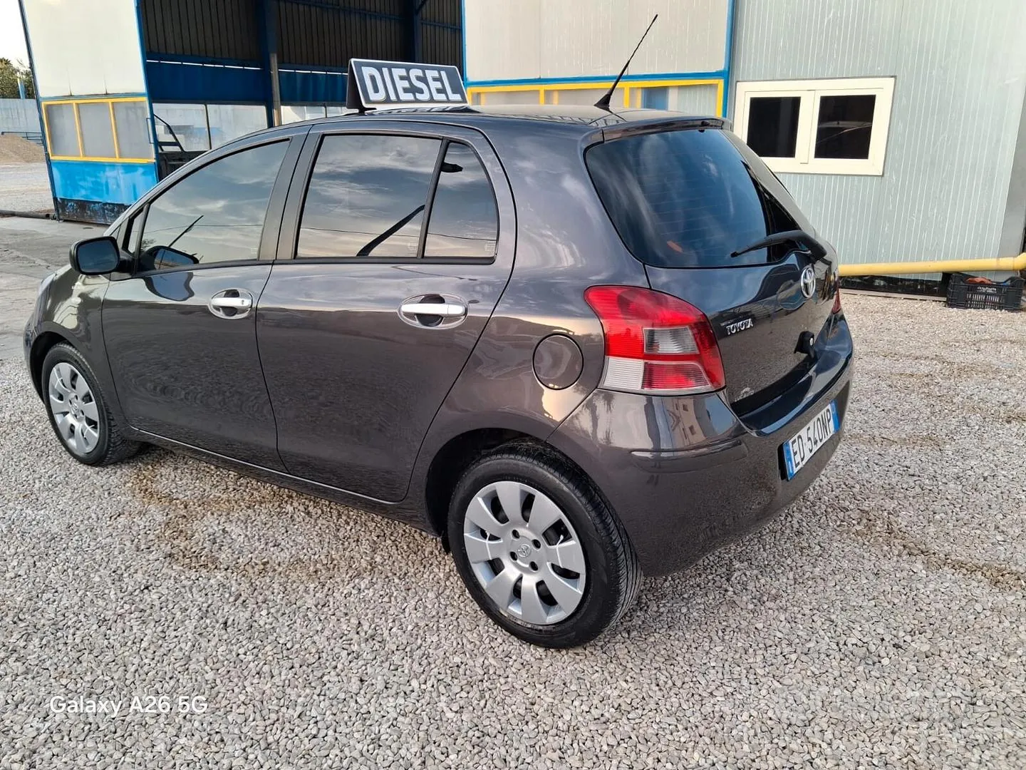 Toyota Yaris 2010 photo 3