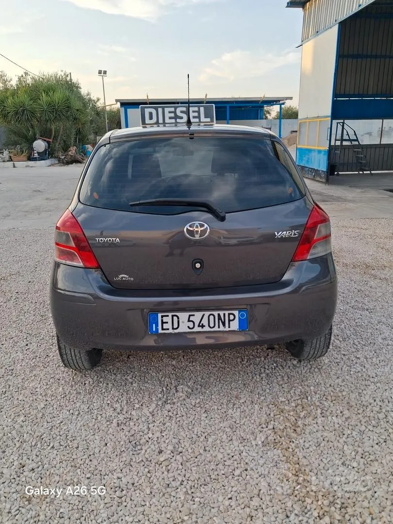Toyota Yaris 2010 photo 4