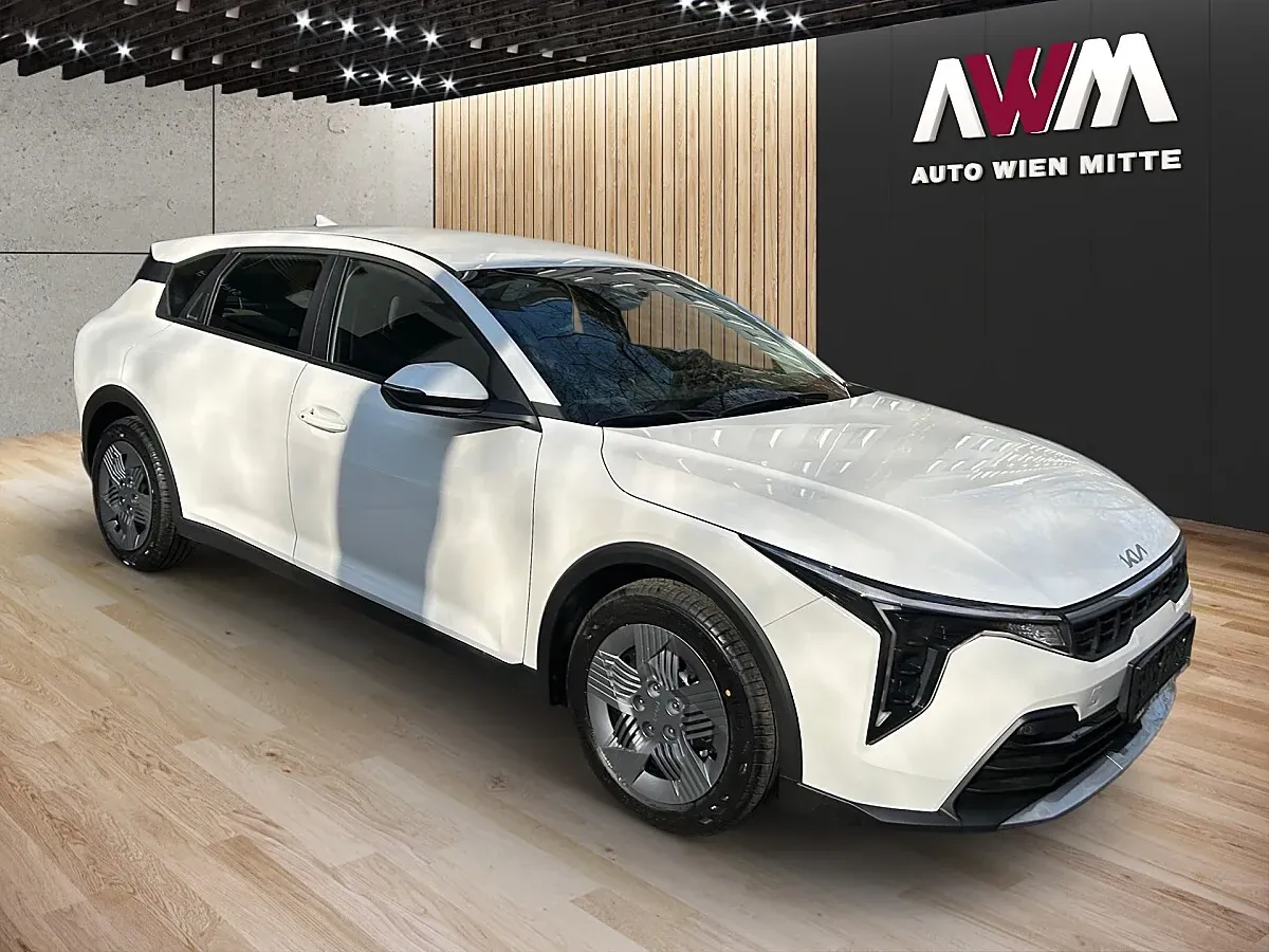 Kia K4 photo 2