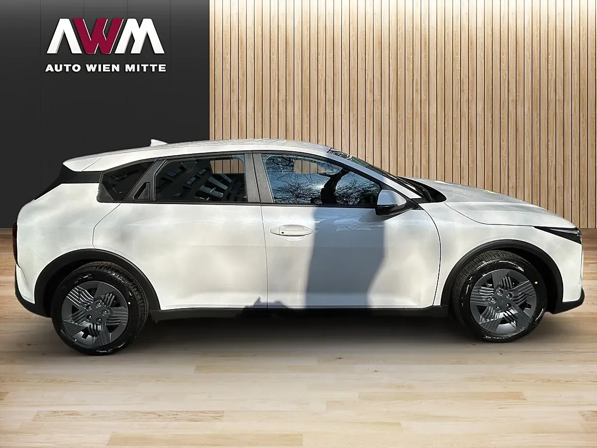 Kia K4 photo 3