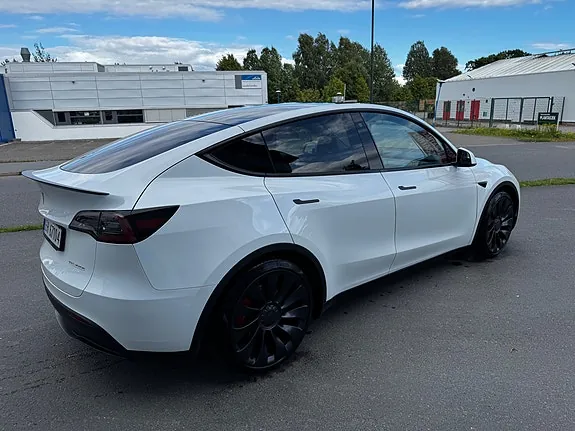 Tesla Model Y 2024 photo 5
