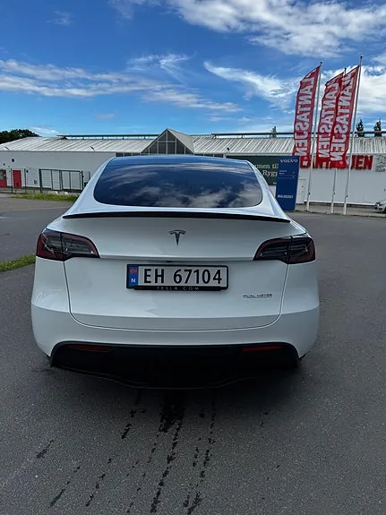 Tesla Model Y 2024 photo 4