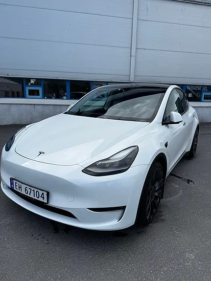 Tesla Model Y 2024 photo 3