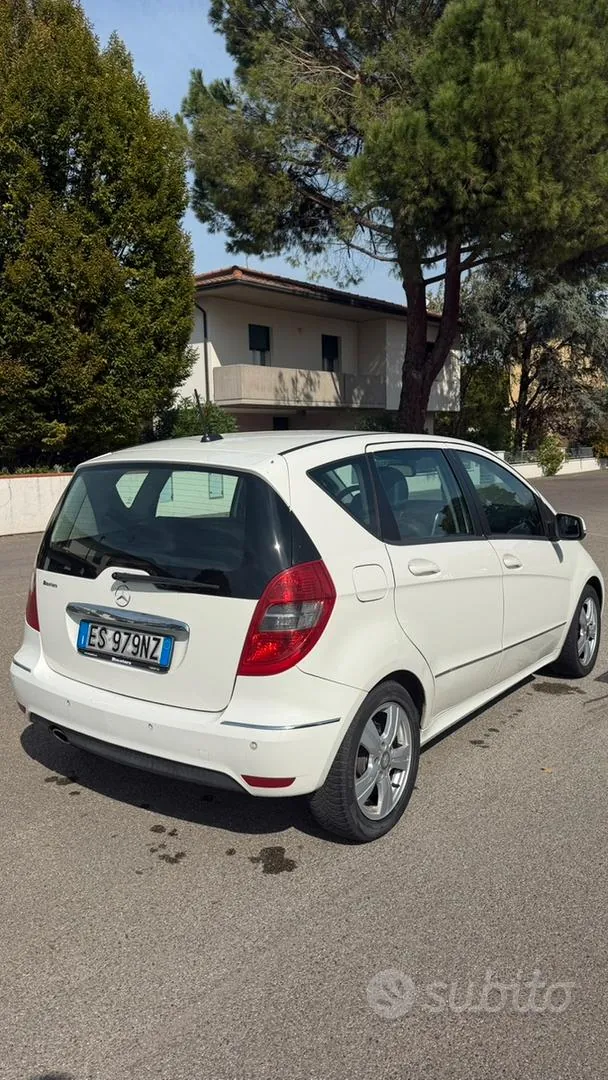 Mercedes-Benz A-Class 2013 photo 3