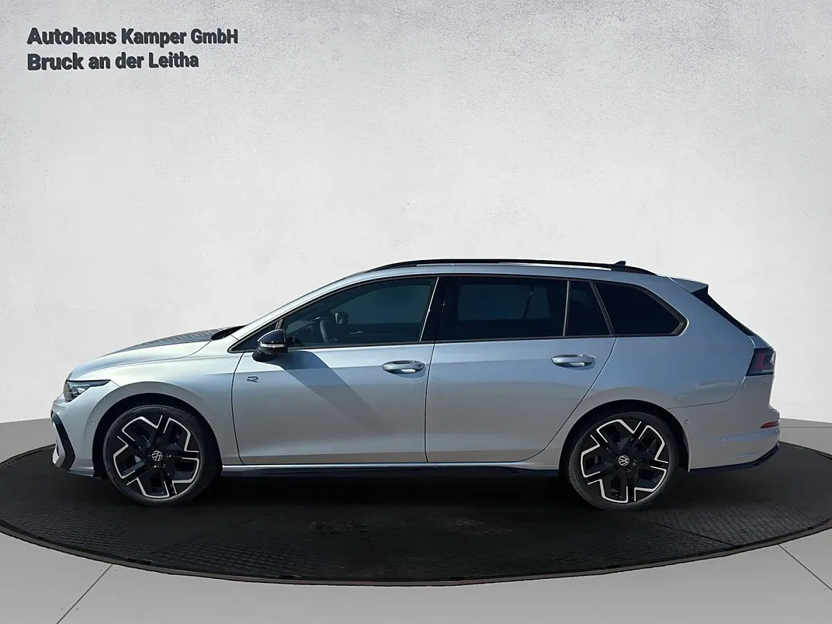 Volkswagen Golf 2026 photo 2