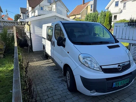 Opel Vivaro 2014 photo 2