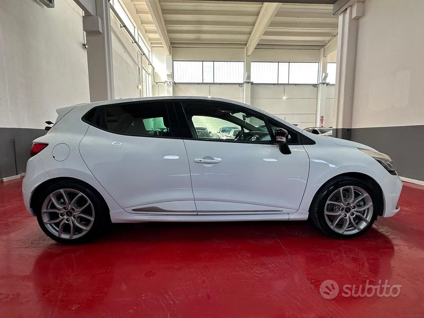 Renault Clio 2016 photo 2