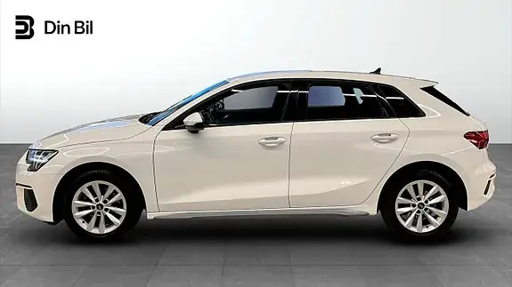 Audi A3 2024 photo 2