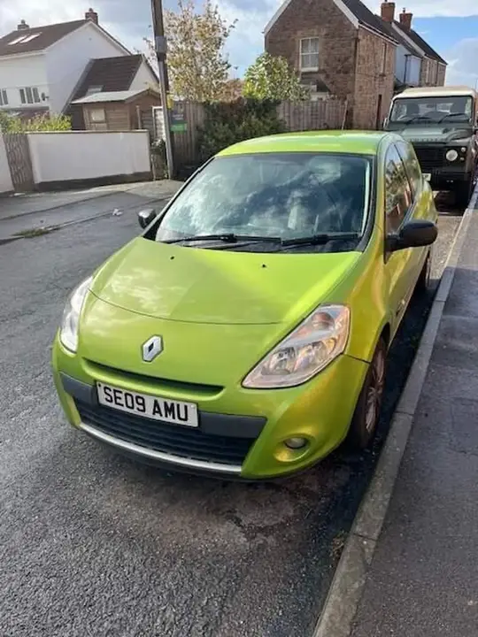 Renault Clio 2009 photo 2