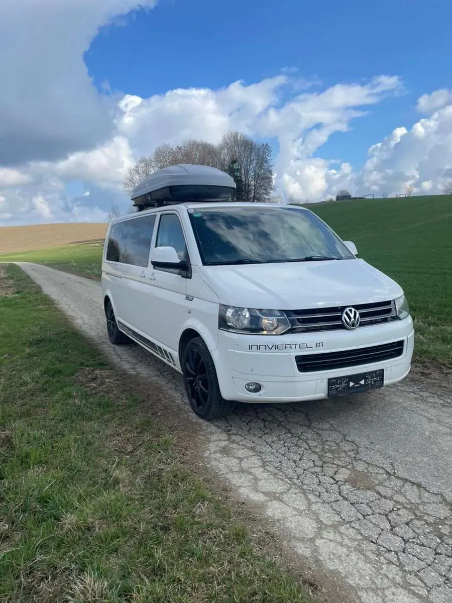 Volkswagen Caravelle 2012 photo 2
