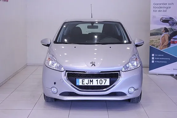 Peugeot 208 2015 photo 3