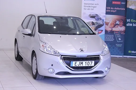 Peugeot 208 2015 photo 4