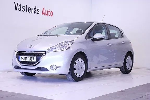 Peugeot 208 2015 photo 2