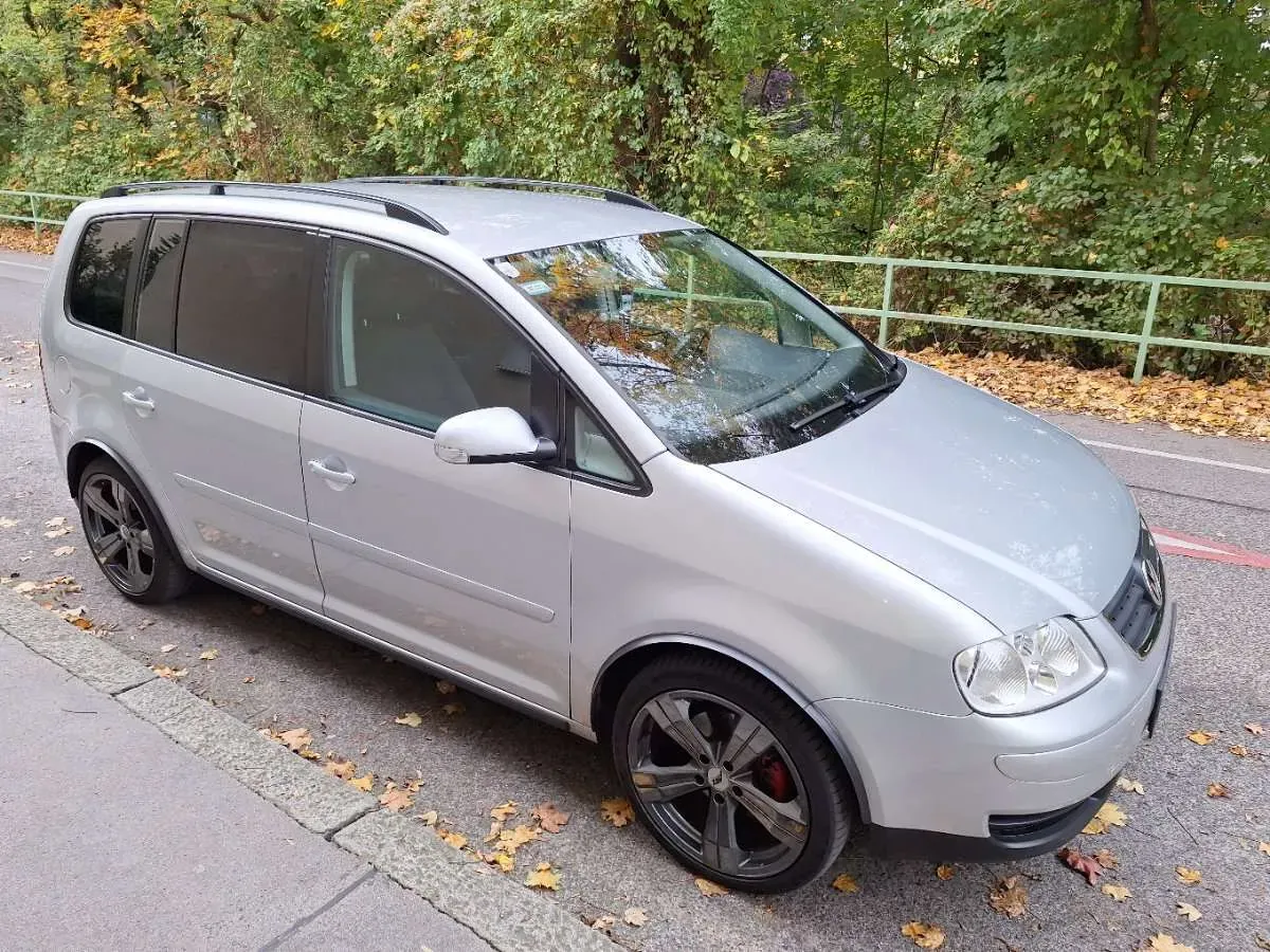 Volkswagen Touran 2003 photo 3
