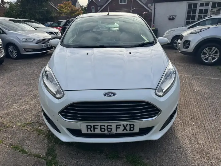 Ford Fiesta 2016 photo 2