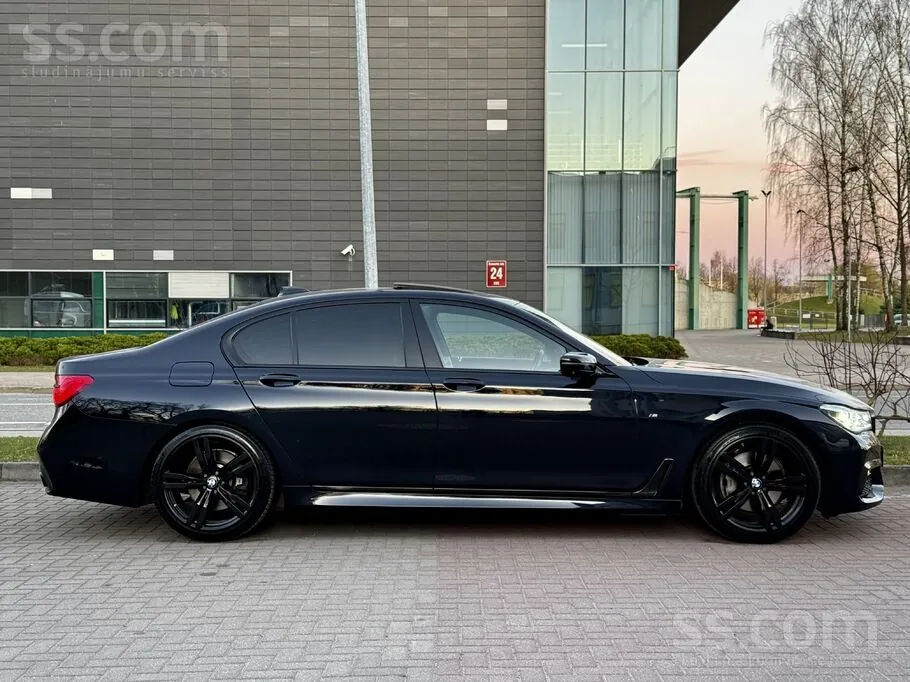 BMW 730D 2018 photo 3