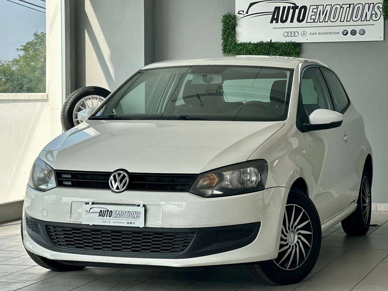 Volkswagen Polo 2012 photo 3