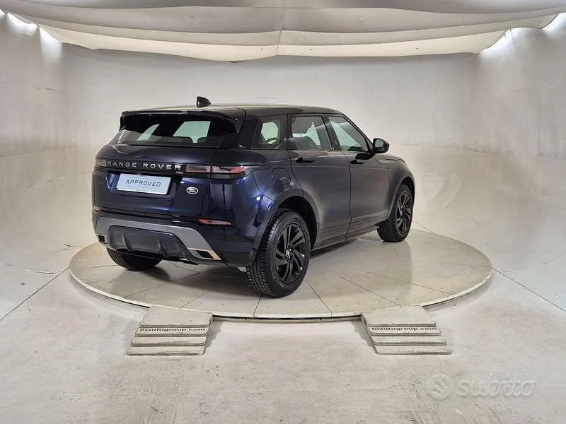Land Rover Range Rover Evoque 2023 photo 2