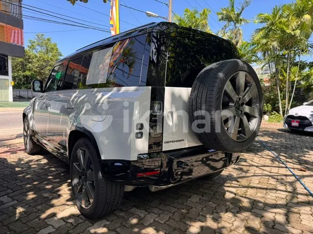 Land Rover Defender 2026 photo 2