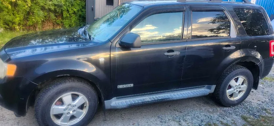 Ford Escape 2008 photo 2