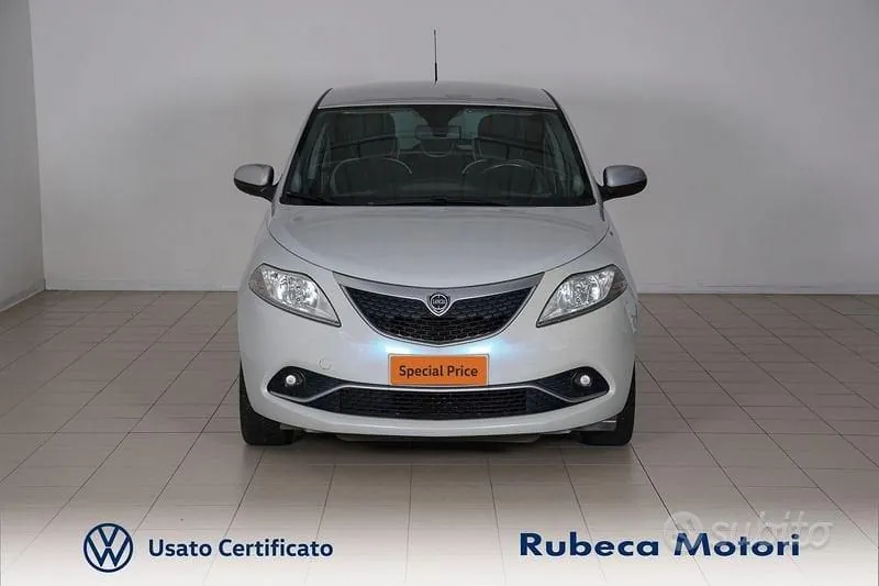 Lancia Ypsilon 2017 photo 2