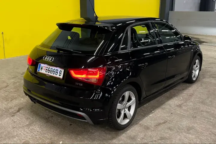 Audi A1 2012 photo 2