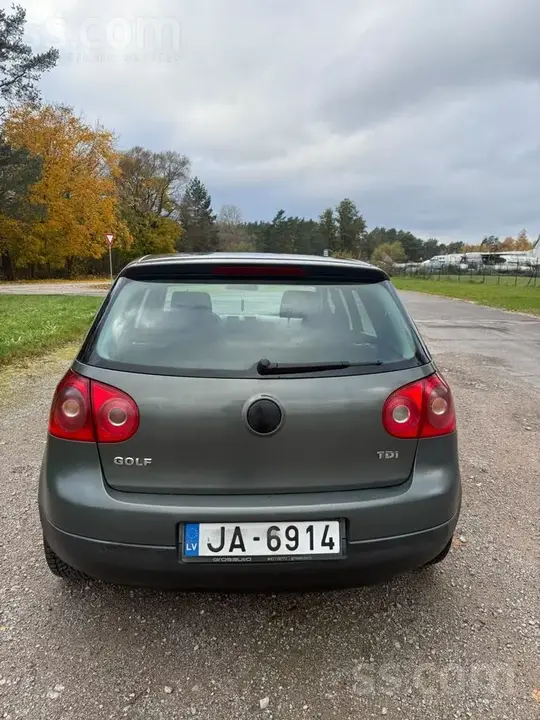 Volkswagen Golf 5 2004 photo 2