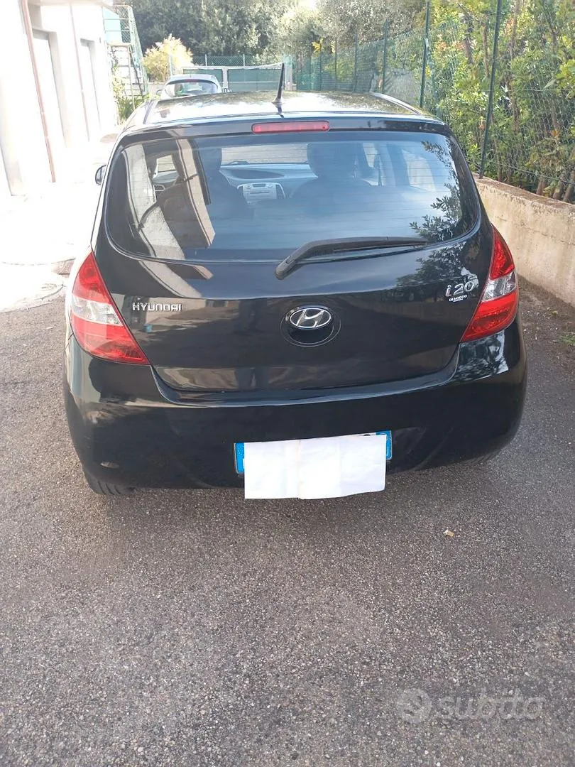 Hyundai I20 2010 photo 2