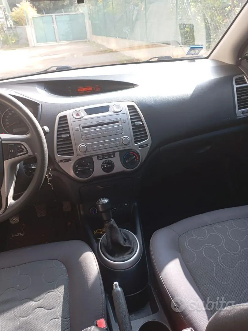 Hyundai I20 2010 photo 4