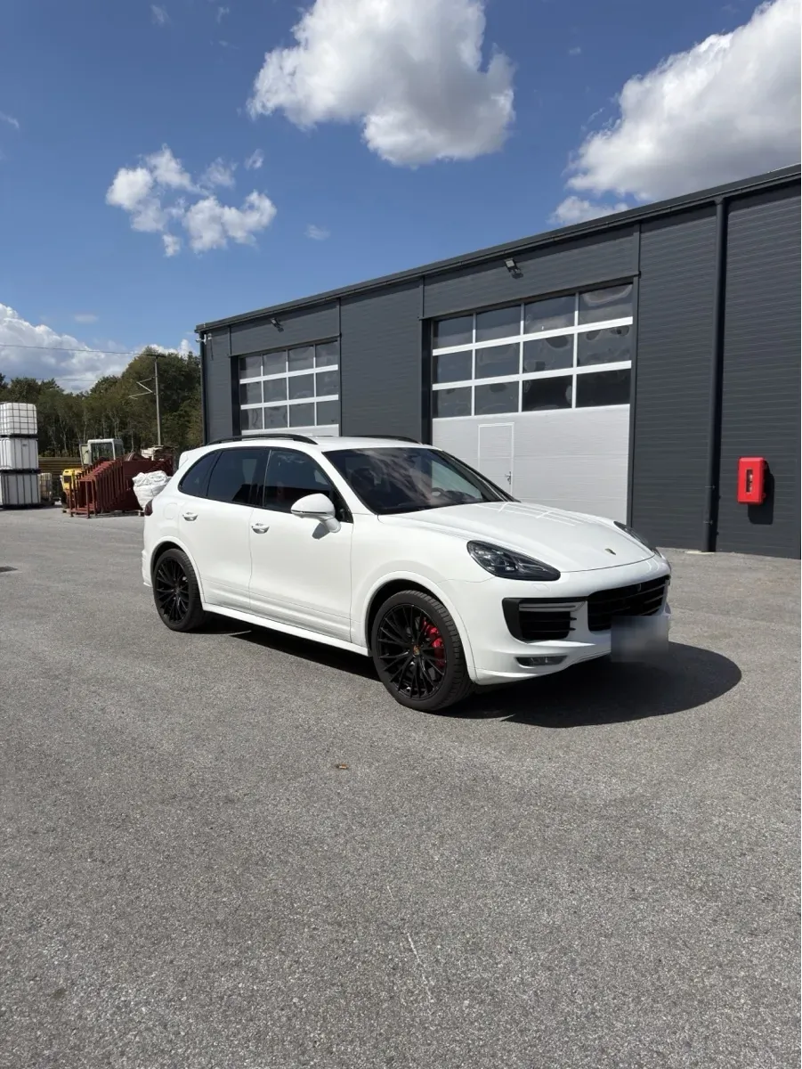 Porsche Cayenne 2016 photo 2