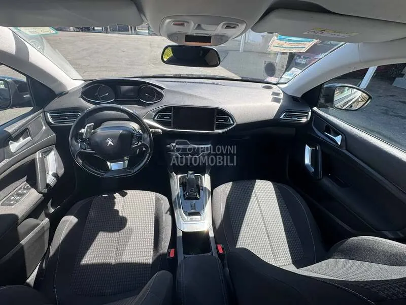 Peugeot 308 2019 photo 4