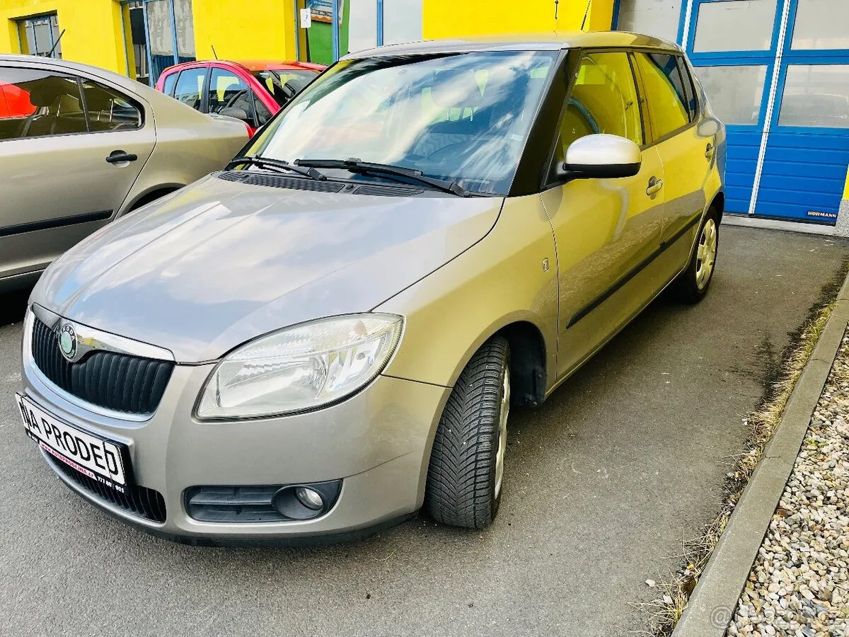 Skoda Fabia 2009 photo 3