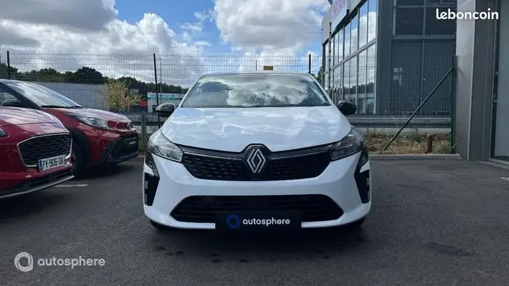 Renault Clio 2024 photo 2