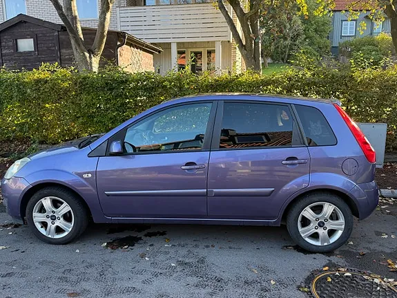 Ford Fiesta 2008 photo 2