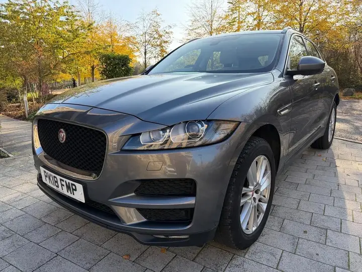 Jaguar F-Pace 2018 photo 3