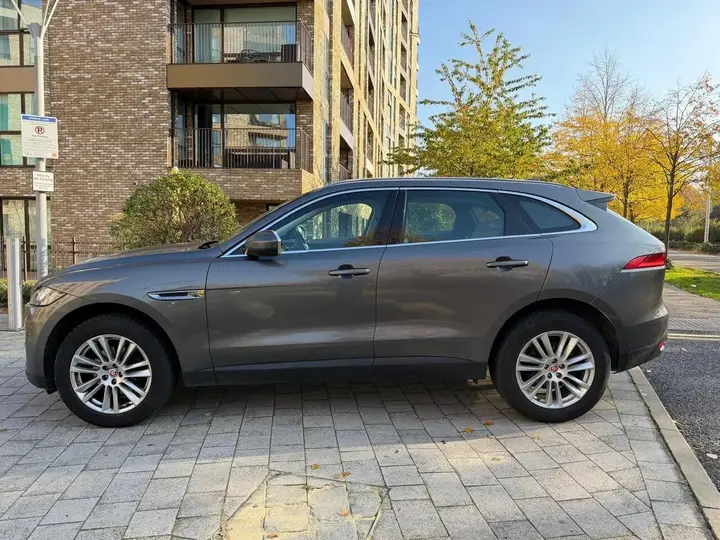 Jaguar F-Pace 2018 photo 5